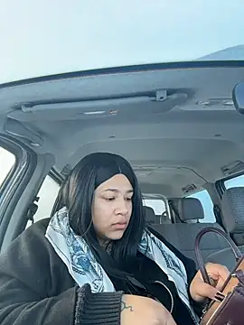 Snapshot of IamSashaLuv chatting on January 6, 2026, 7:56 am IamSashaLuv online show from January 6, 2026, 7:56 am