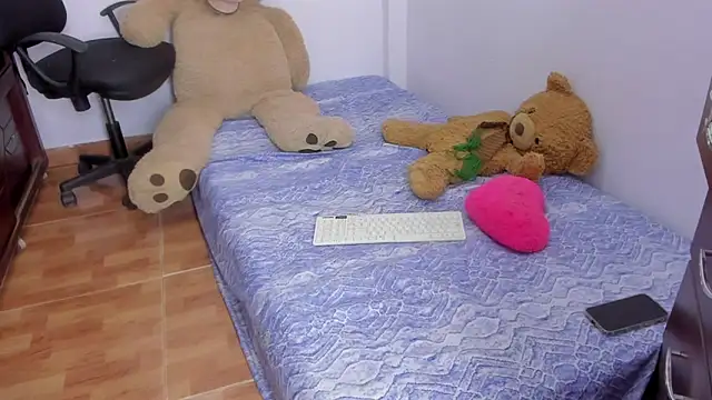 Emma lean online show from September 11, 2025, 12:49 pm