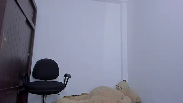 Emma lean online show from September 25, 2025, 11:16 am