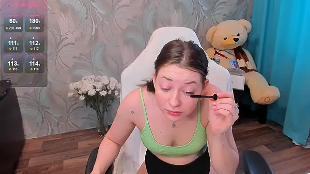 Snapshot of Kitty8meow chatting on January 10, 2025, 4:44 am Kitty8meow online show from January 10, 2025, 4:44 am