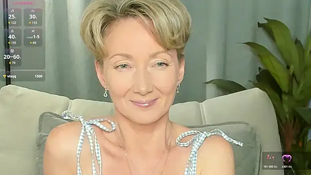 AkexandraFix online show from June 19, 2026, 2:01 pm