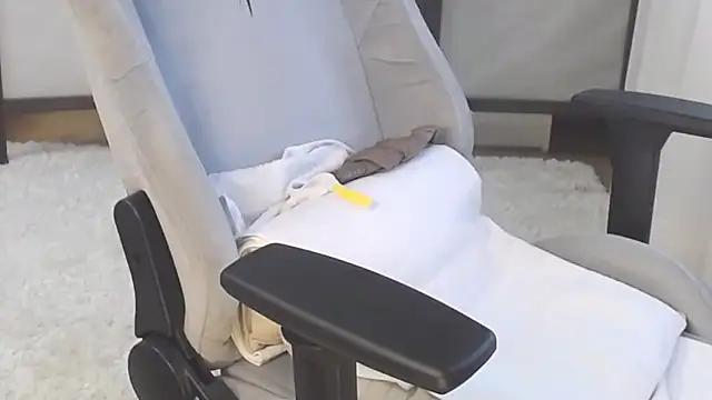 Snapshot of ms_Hot_milf chatting on March 18, 2025, 4:29 am ms Hot milf online show from March 18, 2025, 4:29 am