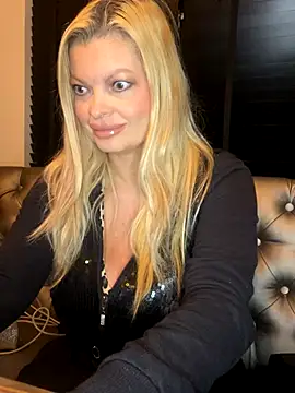 Lisavontease online show from October 12, 2025, 4:36 am