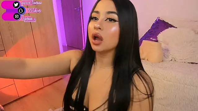 Snapshot of Queen_liana chatting on February 13, 2025, 6:52 am Queen liana online show from February 13, 2025, 6:52 am