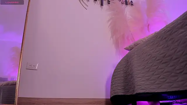 LaraBaker online show from March 7, 2025, 8:33 pm