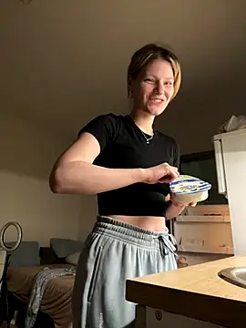 MaryHiggins online show from October 26, 2025, 8:31 pm