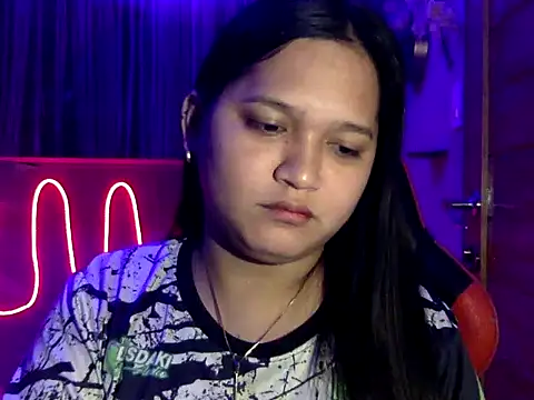 Snapshot of EmpressYna chatting on October 23, 2025, 7:45 pm EmpressYna online show from October 23, 2025, 7:45 pm