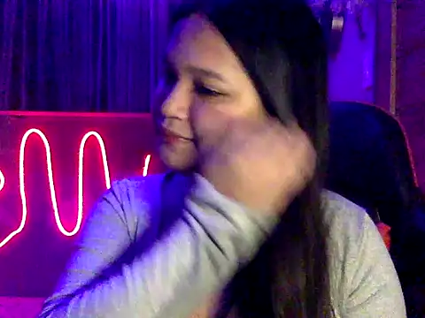 Snapshot of EmpressYna chatting on October 27, 2025, 9:38 pm EmpressYna online show from October 27, 2025, 9:38 pm