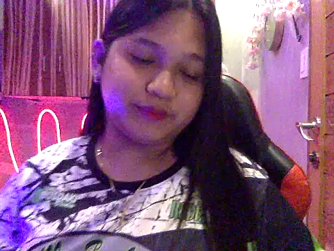 Snapshot of EmpressYna chatting on September 23, 2025, 3:19 pm EmpressYna online show from September 23, 2025, 3:19 pm