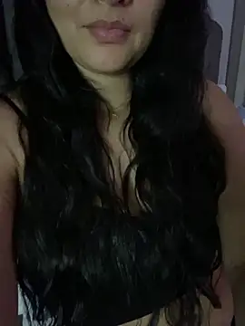 Snapshot of vellaAngel chatting on May 3, 2026, 3:11 am vellaAngel online show from May 3, 2026, 3:11 am