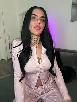 LexiCoco online show from October 5, 2025, 7:54 am