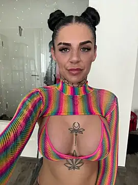 LexiCoco online show from April 23, 2026, 3:13 pm