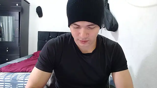 suckmydickbitch97 online show from November 16, 2025, 1:16 pm