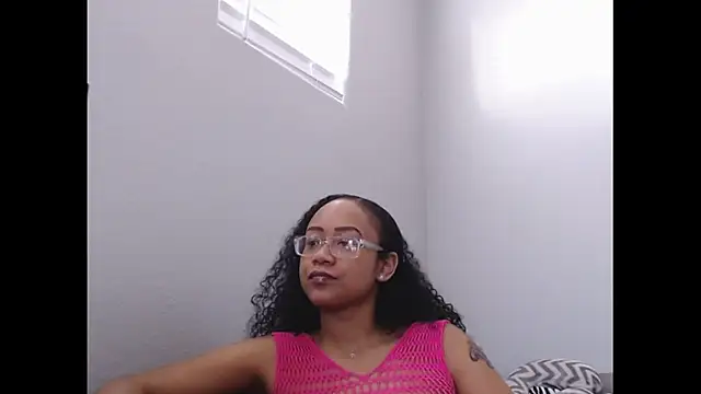 RylHoneyy online show from February 17, 2026, 9:01 pm