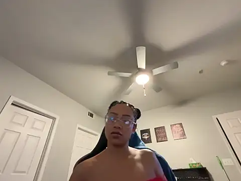 RylHoneyy online show from February 7, 2026, 1:41 pm