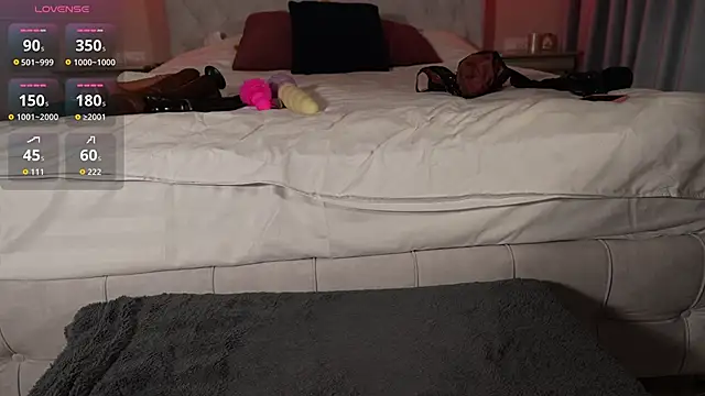 tinna angel online show from March 26, 2026, 10:46 am