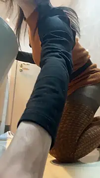 CrytinaSissyCrossdress online show from November 30, 2025, 1:23 pm