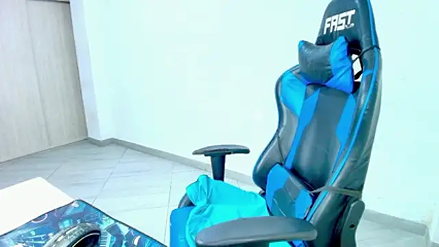 sophiax-x online show from February 25, 2026, 2:56 am