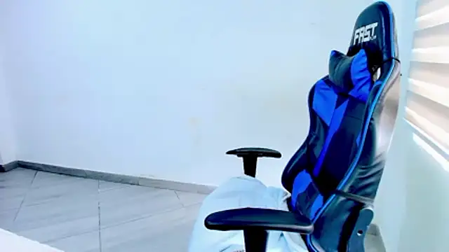 Snapshot of sophiax-x chatting on March 26, 2026, 2:59 pm sophiax-x online show from March 26, 2026, 2:59 pm