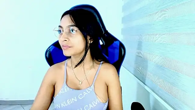 Snapshot of sophiax-x chatting on March 29, 2026, 11:28 pm sophiax-x online show from March 29, 2026, 11:28 pm