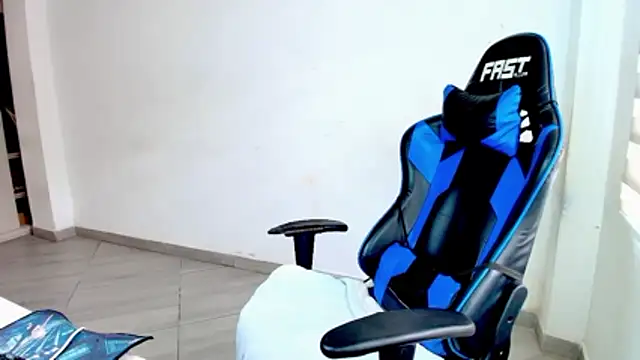 Snapshot of sophiax-x chatting on March 11, 2026, 3:06 pm sophiax-x online show from March 11, 2026, 3:06 pm