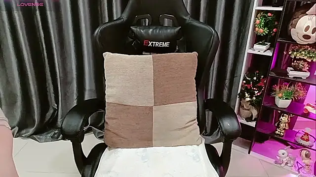 Yuki-yio online show from February 25, 2026, 1:17 am