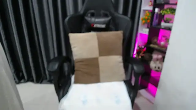 Yuki-yio online show from October 3, 2025, 1:09 am