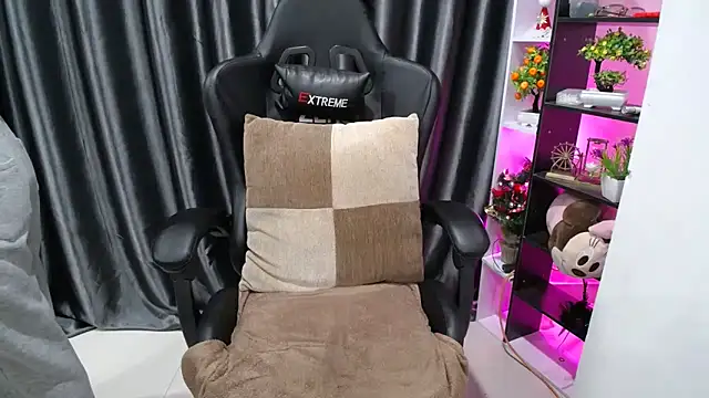 Yuki-yio online show from March 23, 2025, 12:36 am