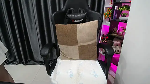 Yuki-yio online show from September 21, 2025, 12:49 am