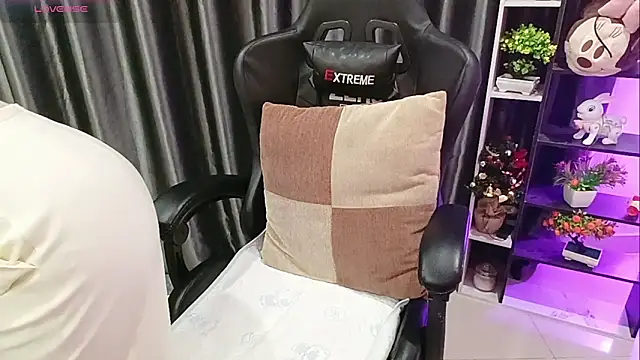 Yuki-yio online show from March 21, 2026, 1:29 am