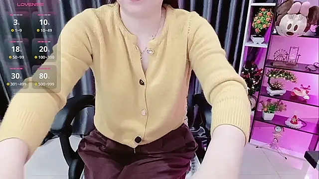 Yuki-yio online show from November 3, 2025, 1:11 am