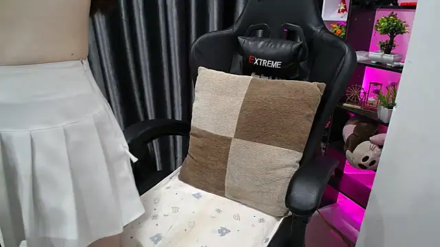 Yuki-yio online show from March 19, 2025, 1:21 am