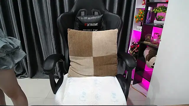 Yuki-yio online show from September 14, 2025, 12:33 am