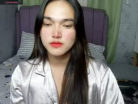 MoaningKylie online show from April 13, 2026, 1:04 pm