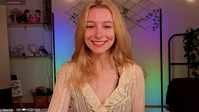 berrry girl online show from May 26, 2026, 5:05 am