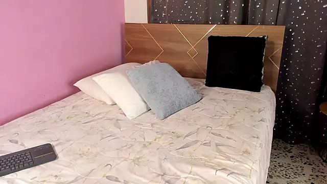 Amy art online show from March 6, 2025, 8:48 pm