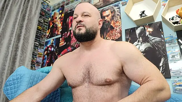 Snapshot of Muscle_Bear chatting on October 4, 2025, 5:20 am Muscle Bear online show from October 4, 2025, 5:20 am