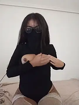 Snapshot of sarahvergen chatting on February 28, 2026, 11:26 pm sarahvergen online show from February 28, 2026, 11:26 pm