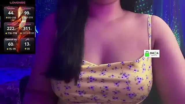 Snapshot of Sizzling__ZAARA chatting on April 18, 2026, 7:51 pm Sizzling ZAARA online show from April 18, 2026, 7:51 pm
