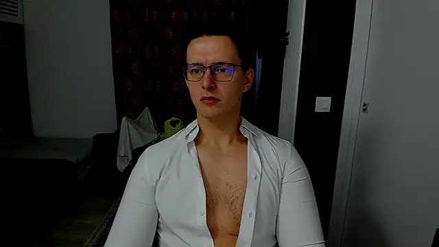 sexxymuscles4u online show from December 4, 2025, 8:35 am