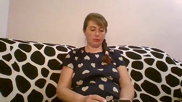 Snapshot of CathySuns chatting on February 2, 2026, 6:40 pm CathySuns online show from February 2, 2026, 6:40 pm