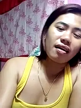 Snapshot of Cutie_body11 chatting on July 6, 2026, 12:28 am Cutie body11 online show from July 6, 2026, 12:28 am