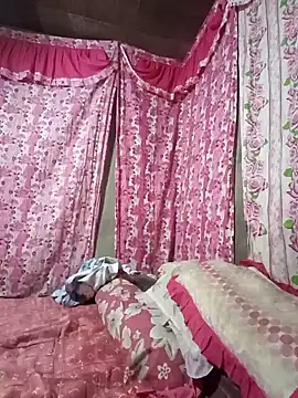 Snapshot of Cutie_body11 chatting on February 7, 2025, 11:12 am Cutie body11 online show from February 7, 2025, 11:12 am