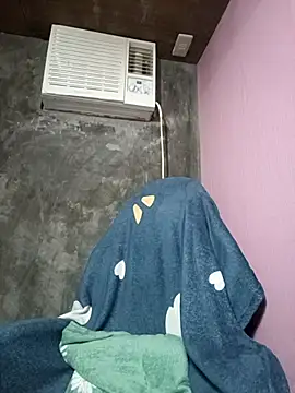 Snapshot of Cutie_body11 chatting on October 6, 2025, 1:40 am Cutie body11 online show from October 6, 2025, 1:40 am