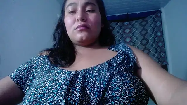 Snapshot of sirena_15 chatting on April 23, 2026, 5:25 am sirena 15 online show from April 23, 2026, 5:25 am