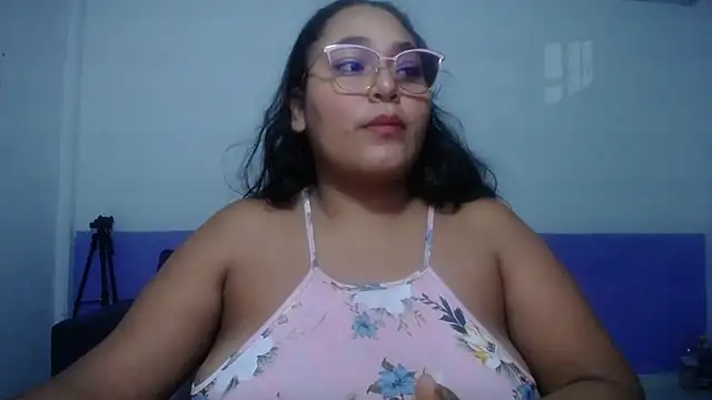 Snapshot of sirena_15 chatting on June 15, 2026, 4:56 am sirena 15 online show from June 15, 2026, 4:56 am