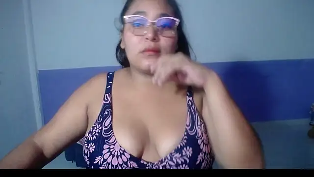 Snapshot of sirena_15 chatting on May 3, 2026, 5:23 am sirena 15 online show from May 3, 2026, 5:23 am
