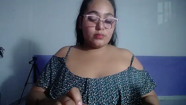Snapshot of sirena_15 chatting on May 29, 2026, 5:24 am sirena 15 online show from May 29, 2026, 5:24 am