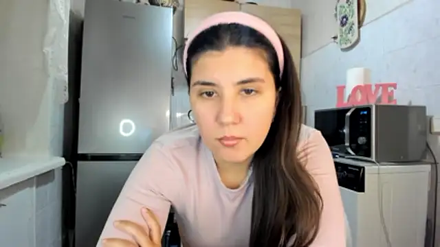 MiaMarrone online show from December 19, 2025, 7:49 pm