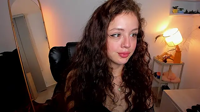 Cassandra Caiin online show from October 12, 2025, 11:11 am